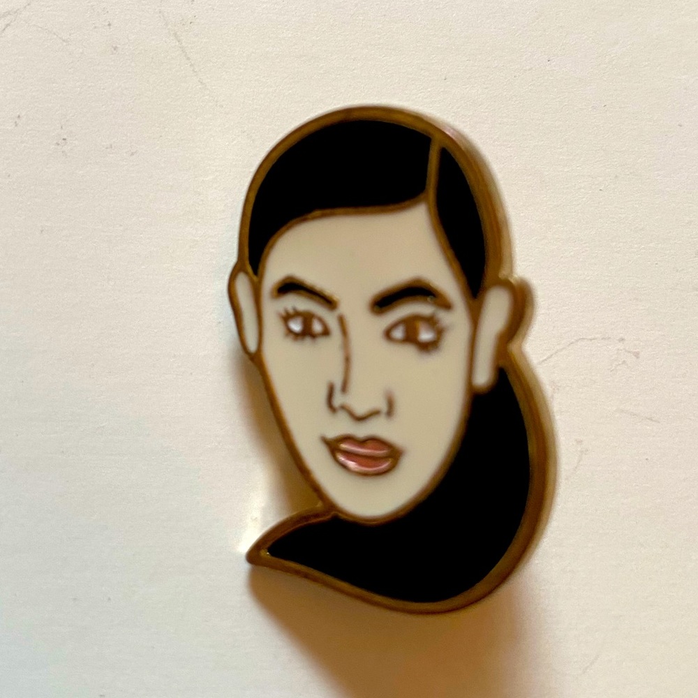 Kim kardashian tac pin